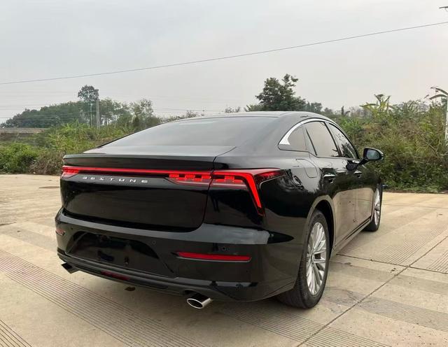 Bestune B70 2022 Third Gen 1.5T Automatic Enjoy – фото 9