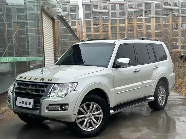 Pajero Модель 2018 года 3.8T автоматическое 4WD 7 seat параллельный импорт Imported – фото 1