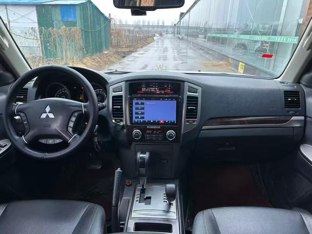 Pajero Модель 2018 года 3.8T автоматическое 4WD 7 seat параллельный импорт Imported – фото 2
