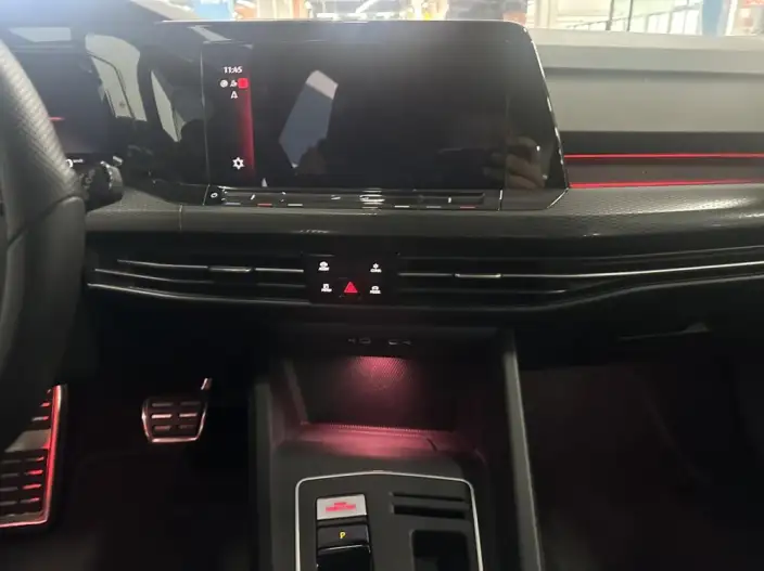 Volkswagen Golf GTI 2023 Model 380TSI DSG GTI – фото 7