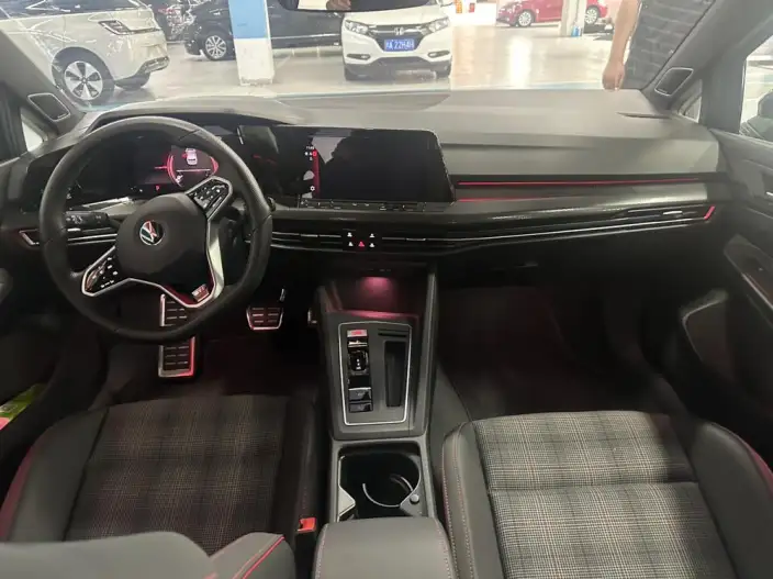 Volkswagen Golf GTI 2023 Model 380TSI DSG GTI – фото 9