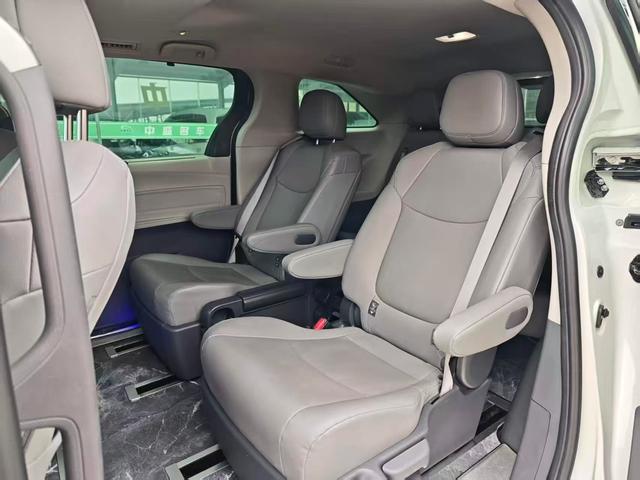 Granvia 2024 модификация Intelligent Hybrid 2.5L 2WD Com f ort Edition – фото 4