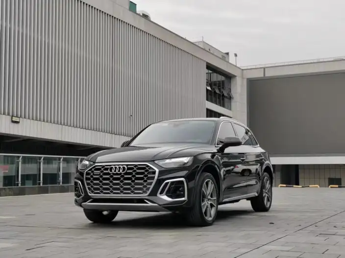 Audi Q5L 2023 Model 45T Luxury Dynamic Model – фото 1