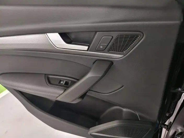 Audi Q5L 2023 Model 45T Luxury Dynamic Model – фото 9