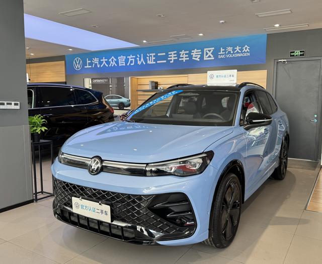 Volkswagen Tiguan L 2025 Model Pro 380TSI 4WD R-Line Zhizun Edition – фото 1