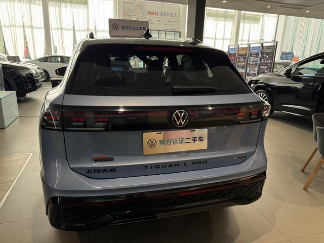 Volkswagen Tiguan L 2025 Model Pro 380TSI 4WD R-Line Zhizun Edition – фото 4
