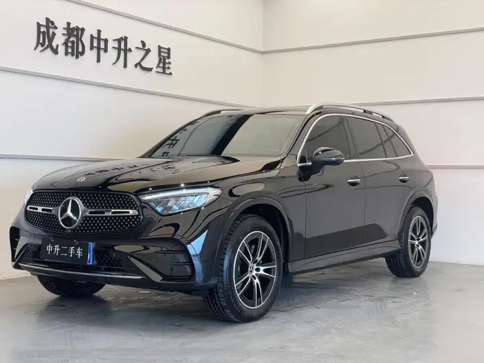 Mercedes-Benz GLC 2025 Model GLC 260 L 4MATIC Luxury Model 5 seat – фото 1