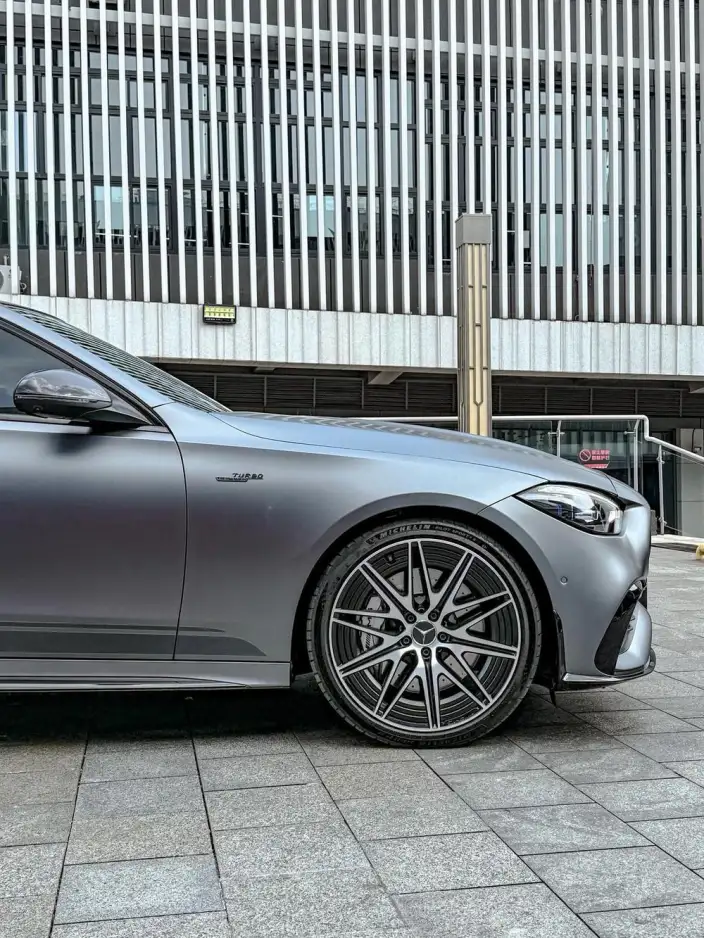 Mercedes-Benz C-Class AMG 2024 Model AMG C 43 4MATIC Travel Sedan Special Edition – фото 7