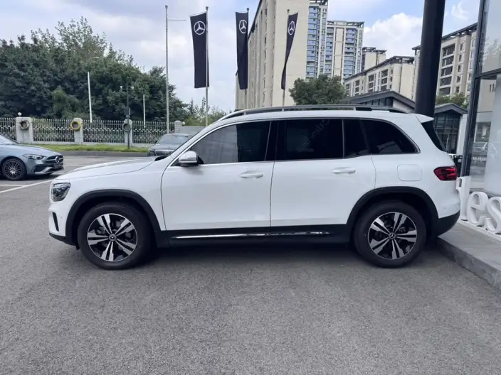 Mercedes-Benz GLB 2024 Model GLB 200 Dynamic Model – фото 3