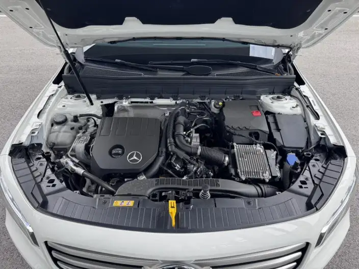 Mercedes-Benz GLB 2024 Model GLB 200 Dynamic Model – фото 7