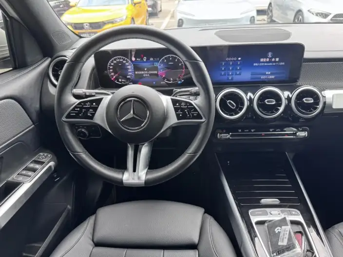 Mercedes-Benz GLB 2024 Model GLB 200 Dynamic Model – фото 10