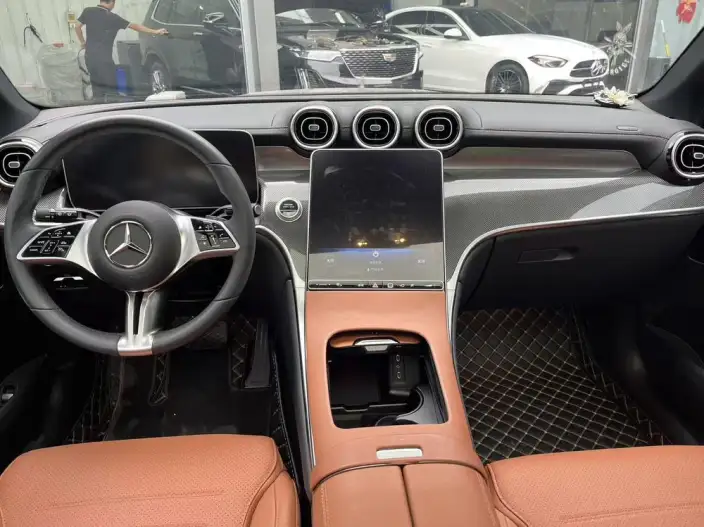 Mercedes-Benz GLC 2024 Model GLC 260 L 4MATIC Dynamic Model 5 seat – фото 6