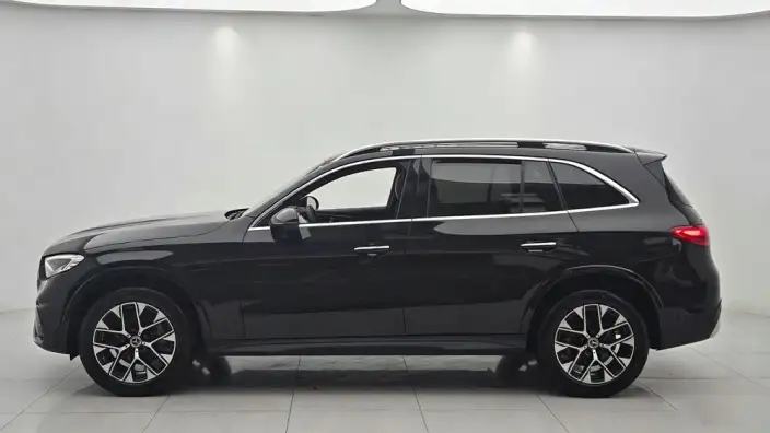 Mercedes-Benz GLC 2024 Model Facelift GLC 260 L 4MATIC Luxury Model 5 seat – фото 4