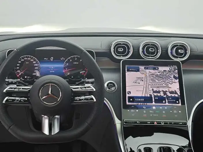 Mercedes-Benz GLC 2024 Model Facelift GLC 260 L 4MATIC Luxury Model 5 seat – фото 9