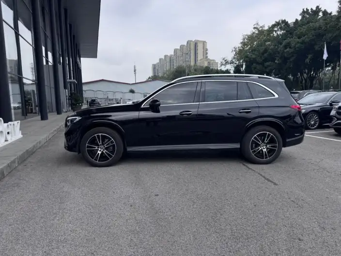 Mercedes-Benz GLC 2025 Model GLC 260 L 4MATIC Luxury Model 5 seat – фото 3