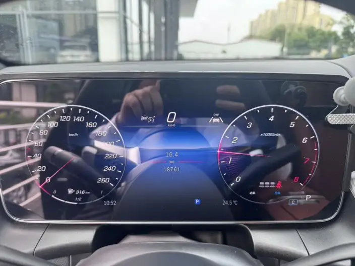 Mercedes-Benz GLC 2025 Model GLC 260 L 4MATIC Luxury Model 5 seat – фото 9