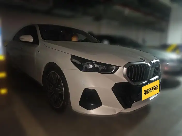 BMW 5 Series Imported 2024 Model 525i M Sports Set – фото 3