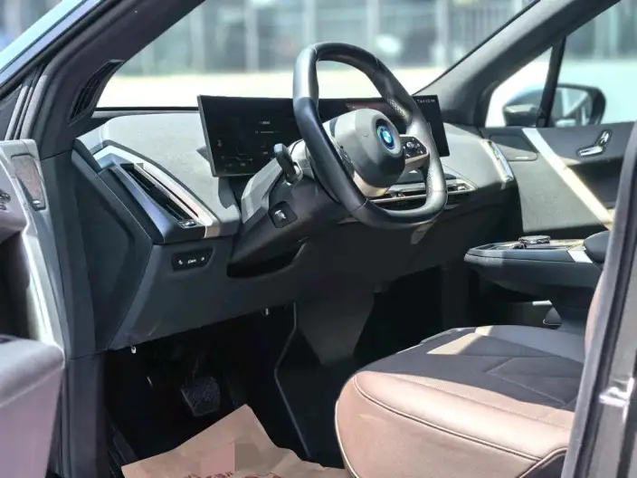 BMW iX 2022 Model xDrive40 – фото 9