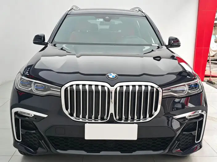 BMW X7 2022 Model xDrive40i Exclusive Model M Sports Set – фото 2