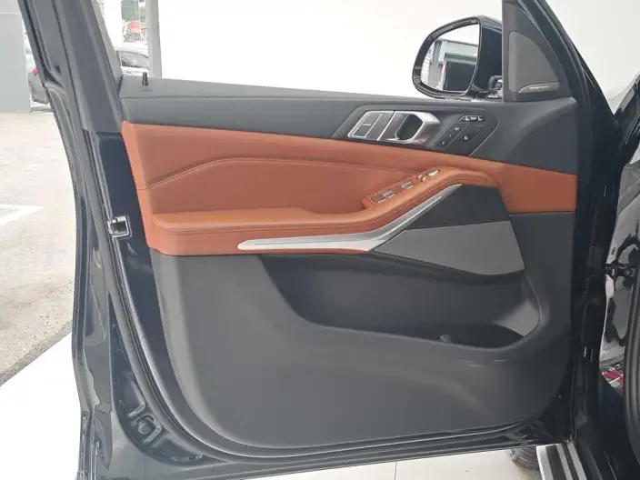 BMW X7 2022 Model xDrive40i Exclusive Model M Sports Set – фото 8