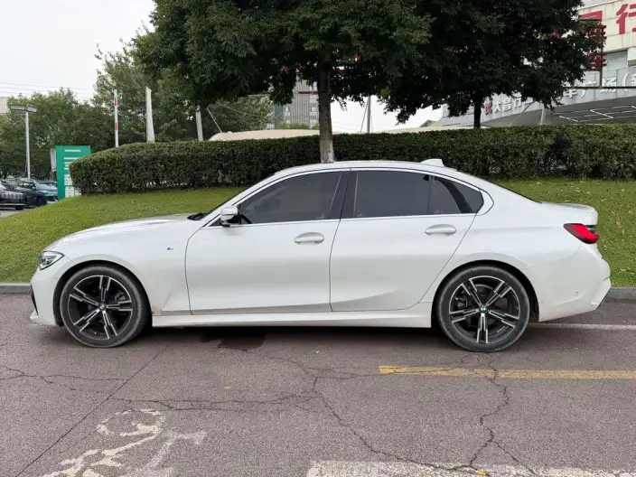 BMW 3 Series 2022 Model Facelift 325i M Sports Set – фото 3