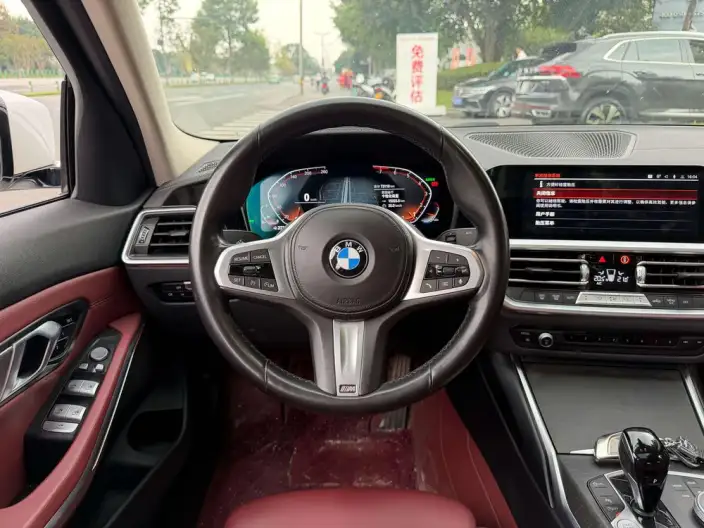 BMW 3 Series 2022 Model Facelift 325i M Sports Set – фото 9