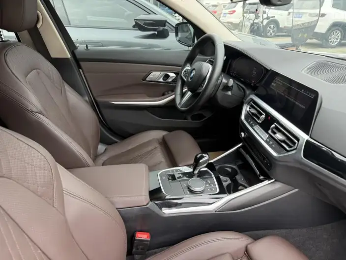 BMW 3 Series 2022 Model 320Li M Sports Set – фото 9