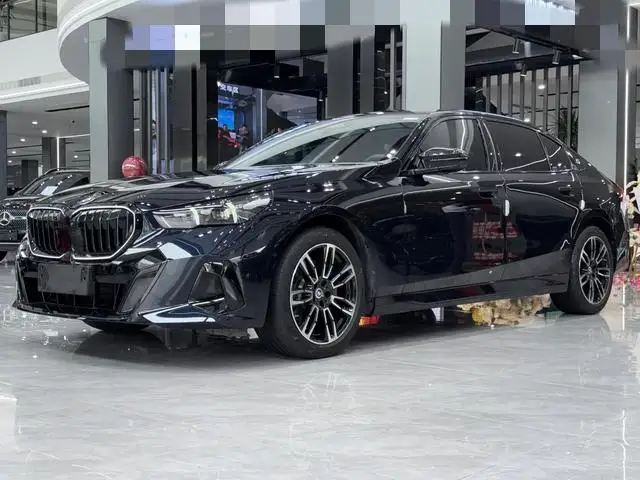 BMW 5 Series 2024 Model 530Li Leading Model M Sports Set – фото 1