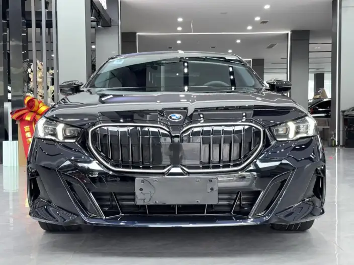 BMW 5 Series 2024 Model 530Li Leading Model M Sports Set – фото 2