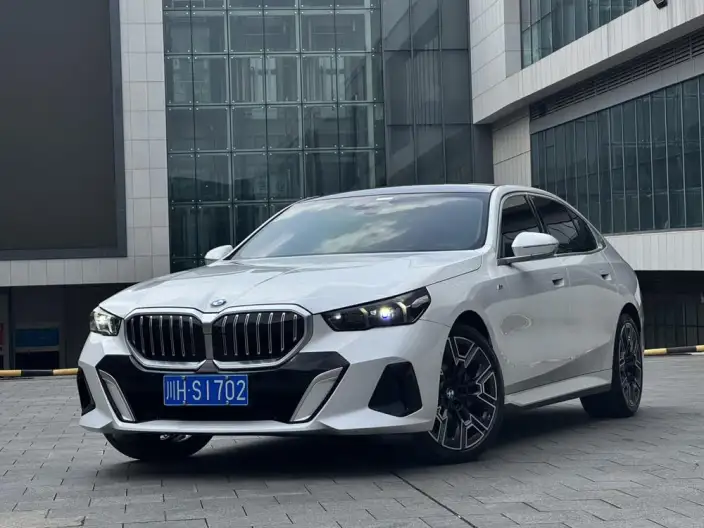 BMW 5 Series 2024 Model 530Li Exclusive Model M Sports Set – фото 1