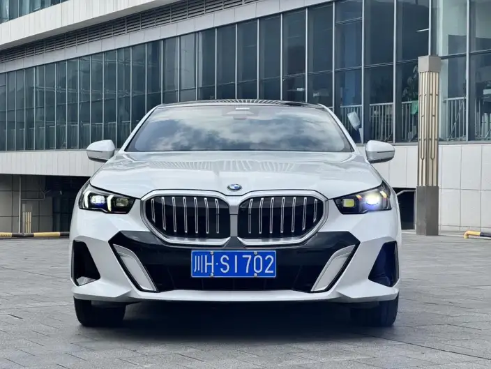 BMW 5 Series 2024 Model 530Li Exclusive Model M Sports Set – фото 2