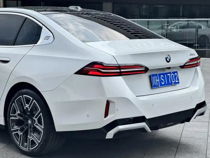 BMW 5 Series 2024 Model 530Li Exclusive Model M Sports Set – фото 7