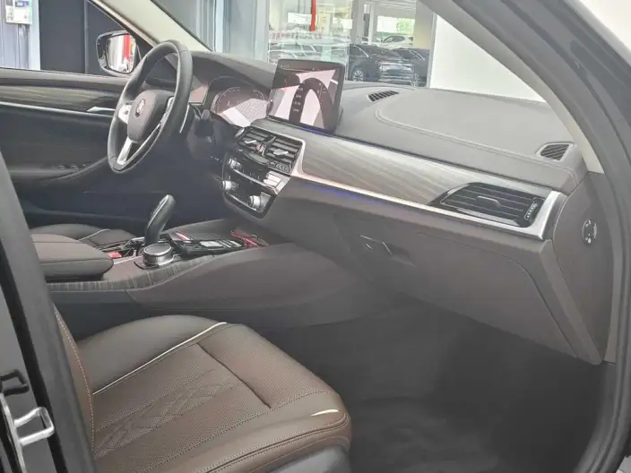BMW 5 Series 2022 Model 530Li Leading Model Luxury Set – фото 8