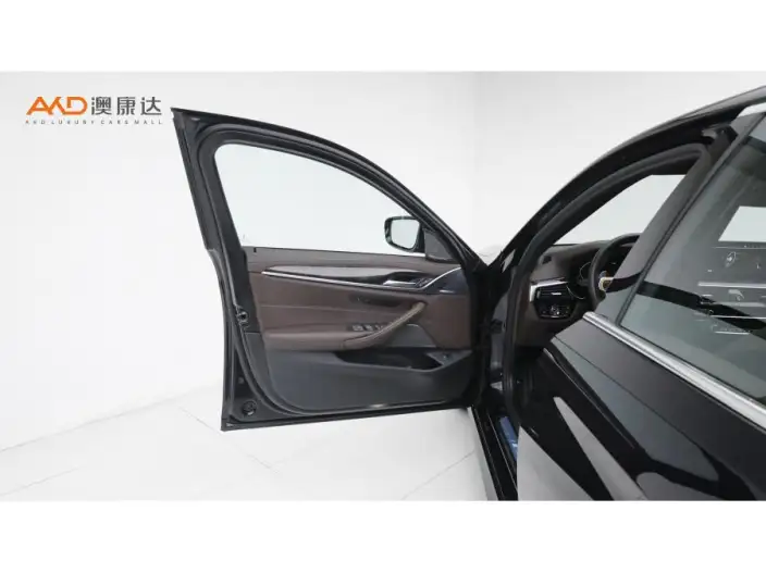 BMW 5 Series 2022 Model Facelift 530Li Exclusive Model M Sports Set – фото 9