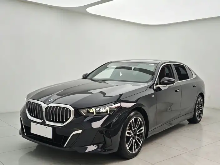 BMW 5 Series 2024 Model 530Li Leading Model M Sports Set – фото 1