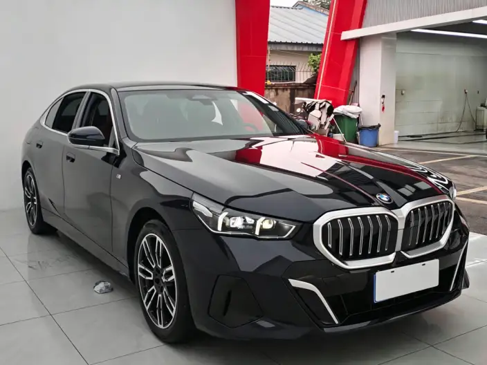 BMW 5 Series 2024 Model 530Li Leading Model M Sports Set – фото 3