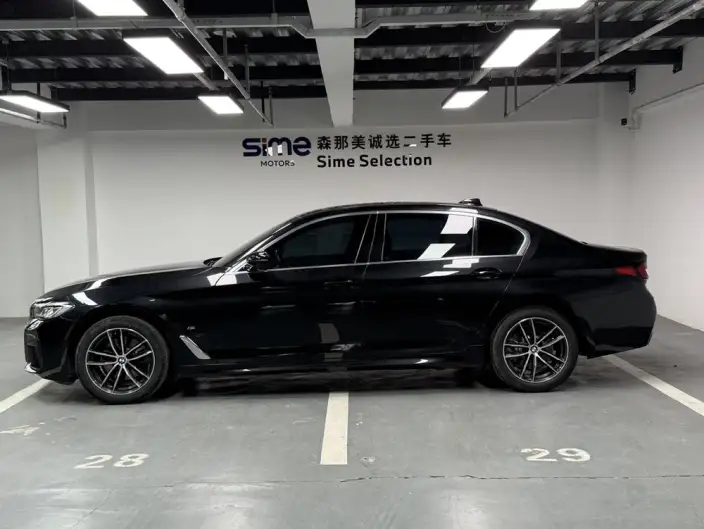 BMW 5 Series 2022 Model Facelift 525Li M Sports Set – фото 3