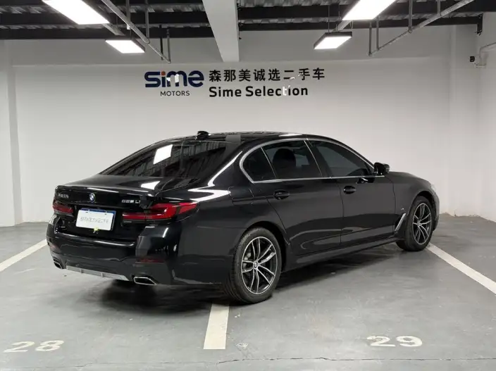 BMW 5 Series 2022 Model Facelift 525Li M Sports Set – фото 5