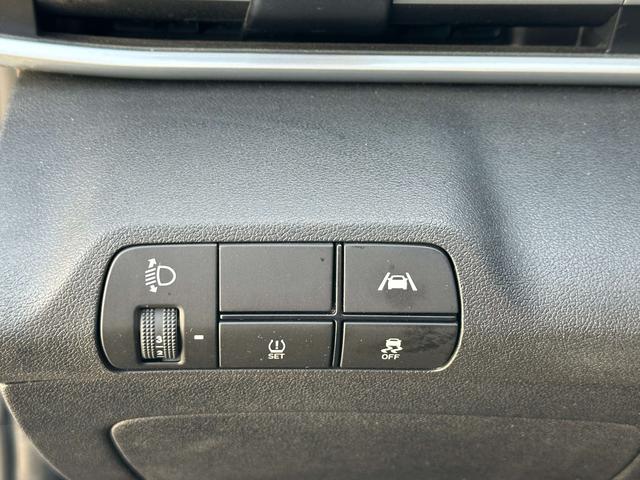 Hyundai Elantra 2022 1.5L CVT LUX Premium – фото 8
