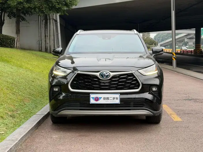 Toyota Highlander 2023 Model Hybrid 2.5L 4WD Deluxe Edition 7 seat – фото 2