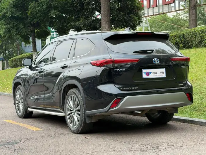 Toyota Highlander 2023 Model Hybrid 2.5L 4WD Deluxe Edition 7 seat – фото 4