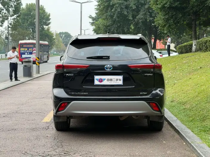 Toyota Highlander 2023 Model Hybrid 2.5L 4WD Deluxe Edition 7 seat – фото 5