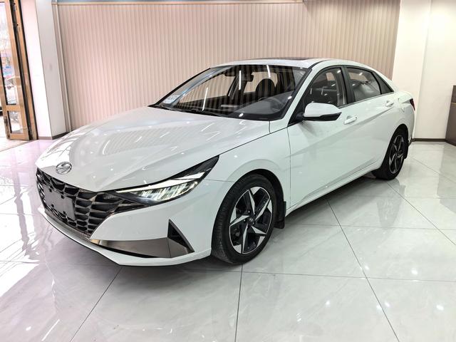 Hyundai Elantra 2022 1.5L CVT LUX Premium