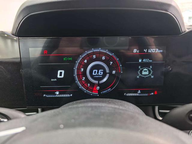 Hyundai Elantra 2022 1.5L CVT LUX Premium – фото 18