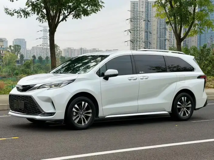 Granvia 2024 Model Intelligent Hybrid 2.5L 4WD Noble PLUS Edition – фото 1