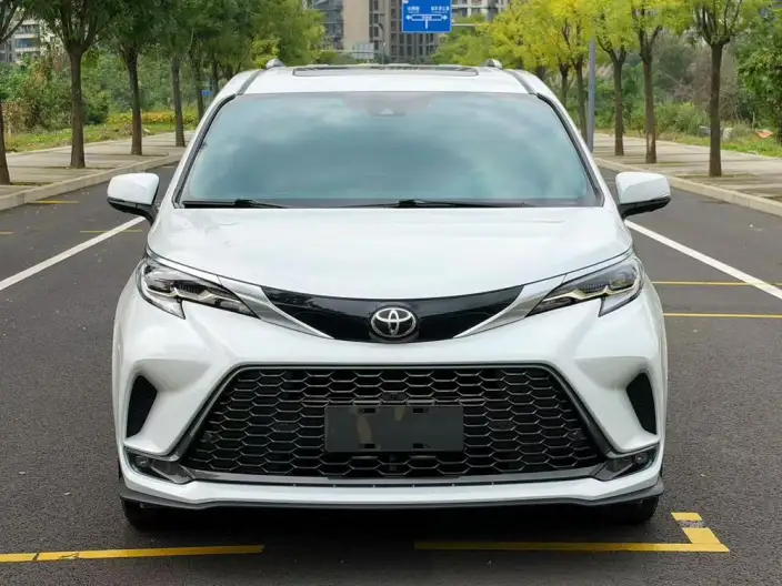 Granvia 2024 Model Intelligent Hybrid 2.5L 4WD Noble PLUS Edition – фото 2