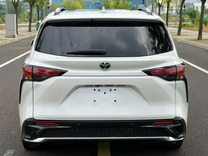 Granvia 2024 Model Intelligent Hybrid 2.5L 4WD Noble PLUS Edition – фото 3