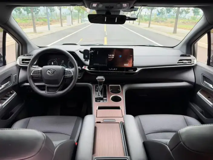 Granvia 2024 Model Intelligent Hybrid 2.5L 4WD Noble PLUS Edition – фото 5