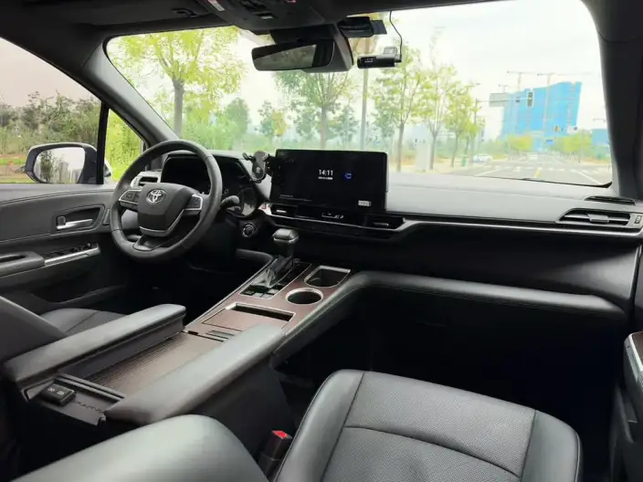 Granvia 2024 Model Intelligent Hybrid 2.5L 4WD Noble PLUS Edition – фото 7