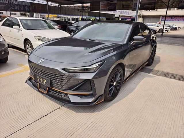 Changan UNI-V 2022 1.5T Sport – фото 1